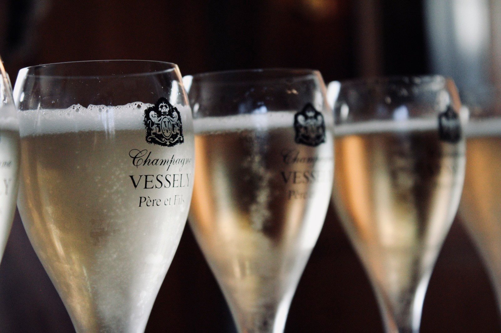 Flûtes de Champagne Vessely Père et Fils prètes à être déguster